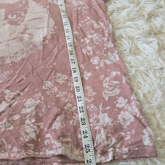 Magnolia Pearl "What You Love" Kitty Tee with Appliques - Picture 7 of 7